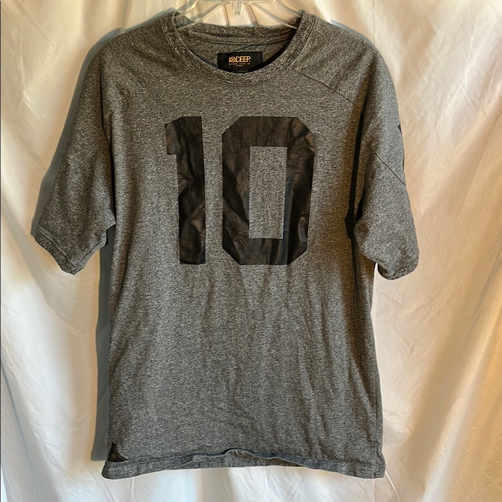 10.Deep Gray and Black Short Sleeve Tee with Bold Graphic